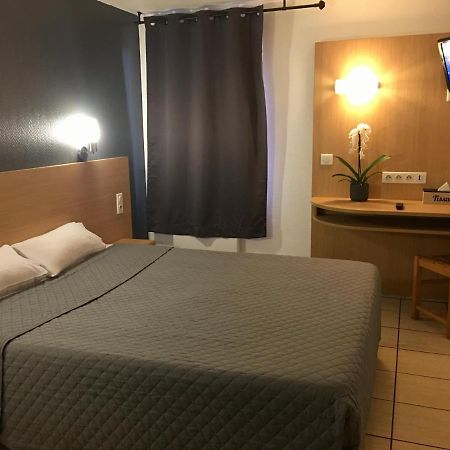 Confort Hotel Montgeron Exterior foto