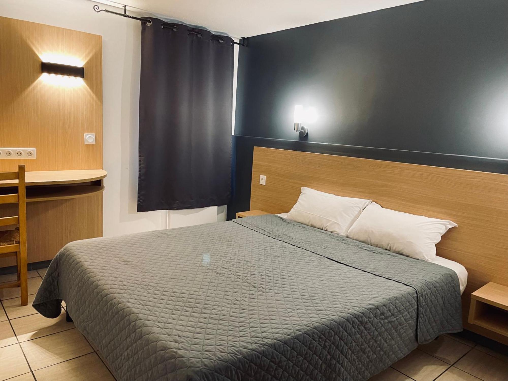 Confort Hotel Montgeron Exterior foto